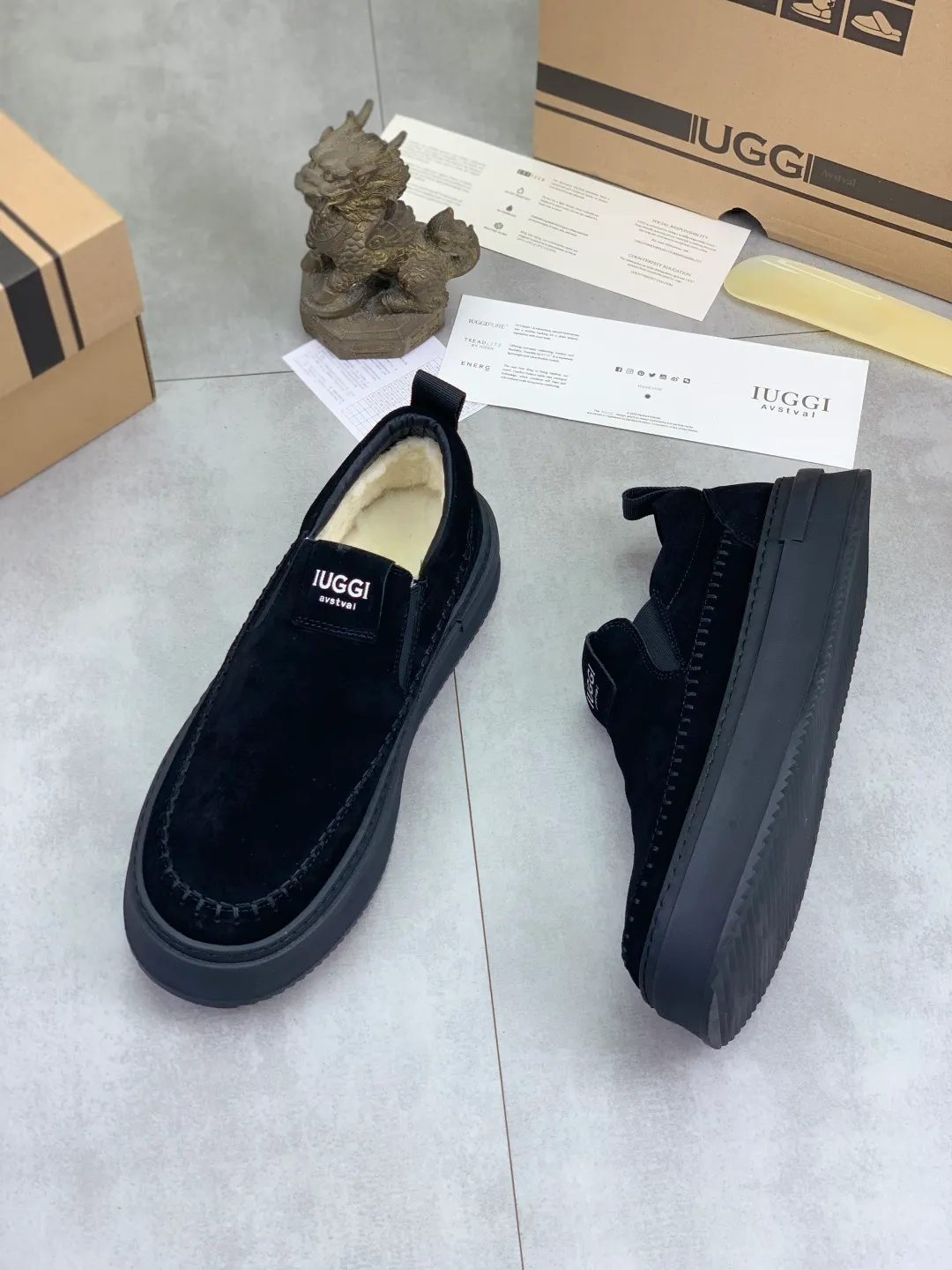 Men's men's shoes 💰P580 New arrival 🆕🆕🆕 IUGGI men's shoes slip-on loafers British style fashionable retro casual sneakers Convenient, comfortable, casual, versatile style Wool lining is comfortable and warm Rubber outsole Non-slip and firm Size: 39-44 Three colors 8731-8